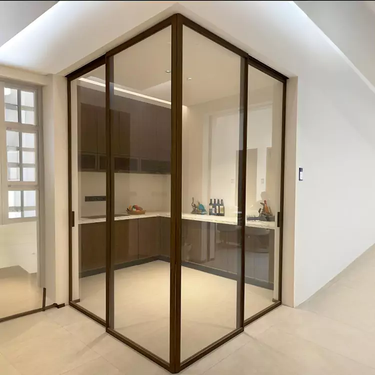 Rahmenlose Glasschiebetür